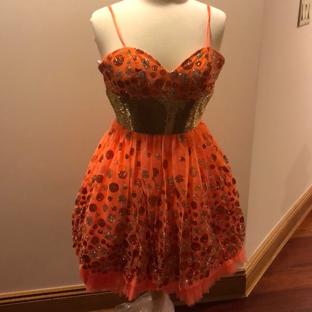 Dress —-zipper back